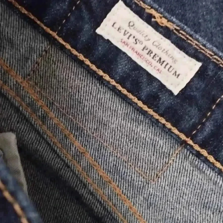 LEVI'S premium 512 - tapered straight fit - high waist - w32 L32 navy blue excellent condition – photo 14